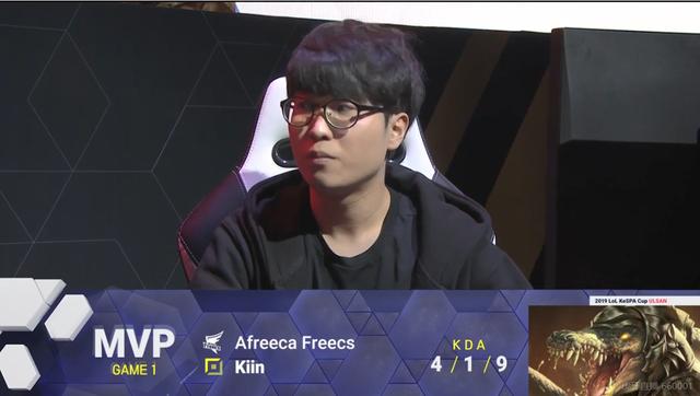 斯潘塞是NCAA长曲棍球历史助攻王，获得最高荣誉后改打篮球