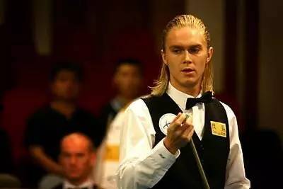 意乙巴里队客场0-5惨败，在返程航班上球迷与球员发生冲突