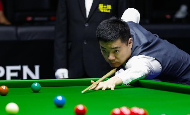 一名外线射 一名外线射